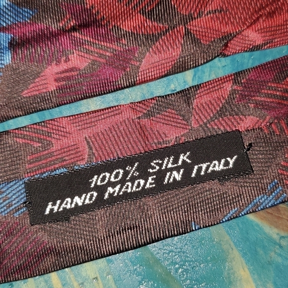 Brown, Red, Blue Leaf Pattern Tie - NEW - Picture 7 of 7